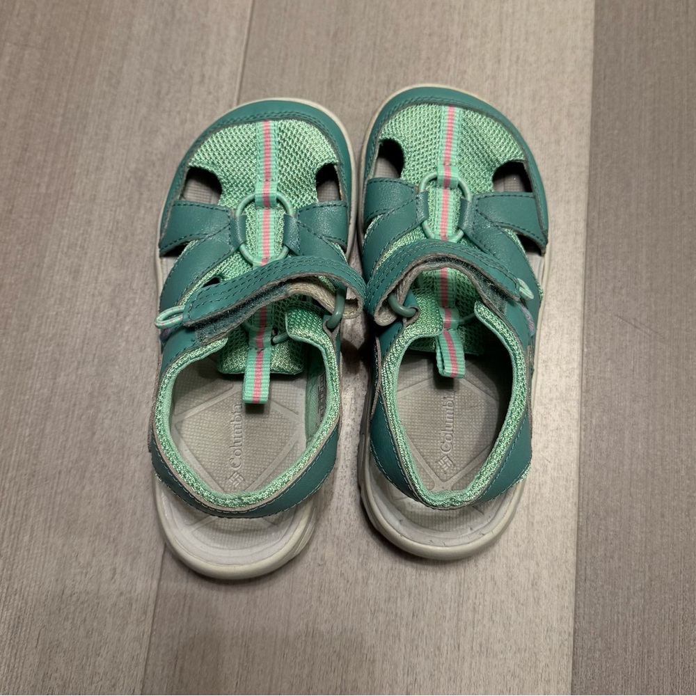 Girl’s Green and Pink Columbia Sandels